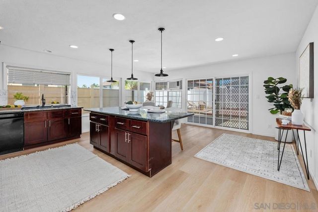 8654 Ara Pl, San Diego, CA 92126
