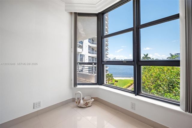 19101 NE 36th Ct 504, Aventura, FL 33180