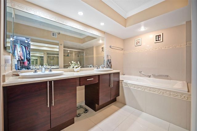 19101 NE 36th Ct 504, Aventura, FL 33180