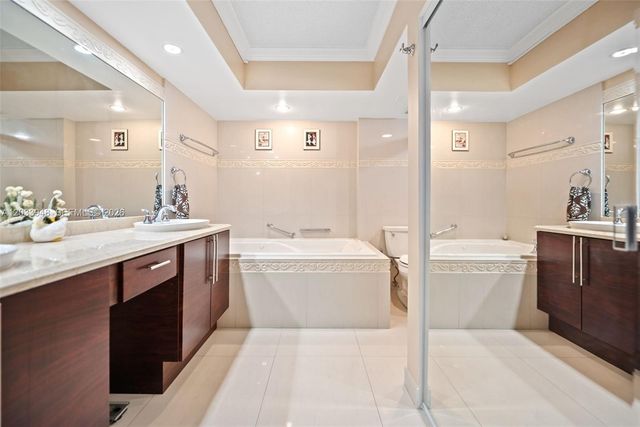 19101 NE 36th Ct 504, Aventura, FL 33180