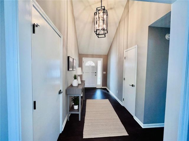 3812 SW Lido Drive, Lee's Summit, MO 64082