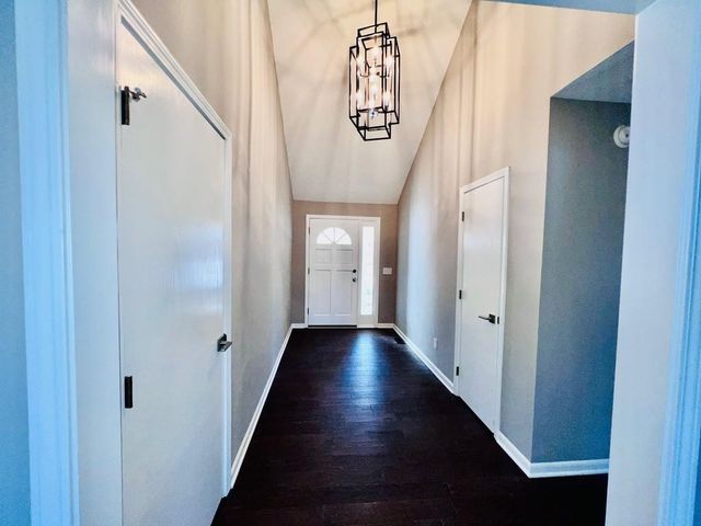 3812 SW Lido Drive, Lee's Summit, MO 64082