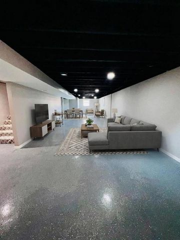 3812 SW Lido Drive, Lee's Summit, MO 64082