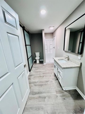 3812 SW Lido Drive, Lee's Summit, MO 64082