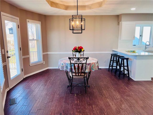 3812 SW Lido Drive, Lee's Summit, MO 64082