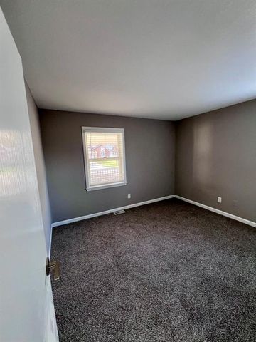 3812 SW Lido Drive, Lee's Summit, MO 64082