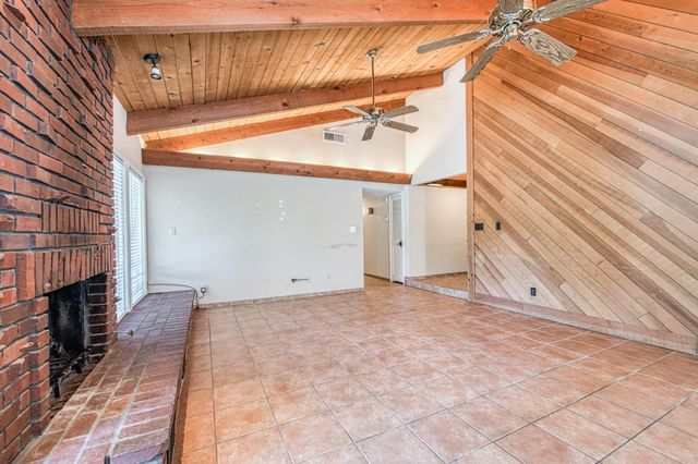 6467 N Hazel, Fresno, CA 93711