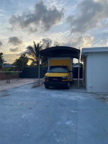 10529 NW 37th ave, Miami, FL 33147