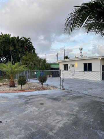 10529 NW 37th ave, Miami, FL 33147