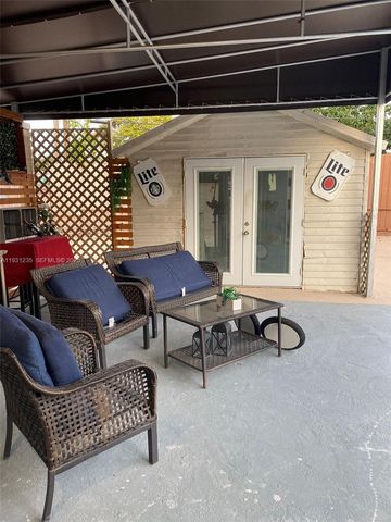 10529 NW 37th ave, Miami, FL 33147