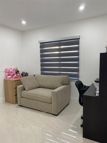 10529 NW 37th ave, Miami, FL 33147