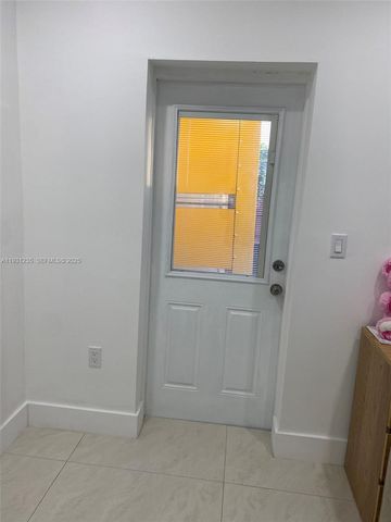 10529 NW 37th ave, Miami, FL 33147