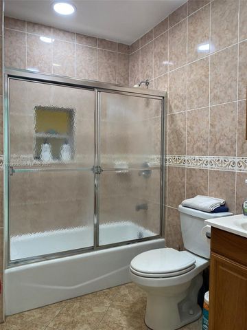 10529 NW 37th ave, Miami, FL 33147