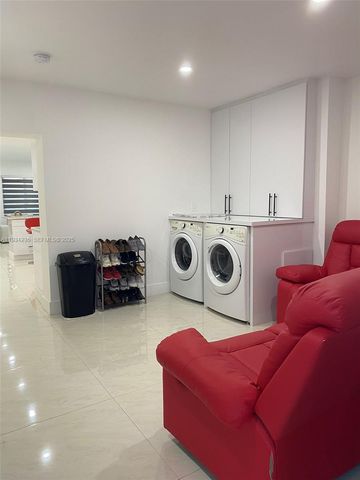 10529 NW 37th ave, Miami, FL 33147