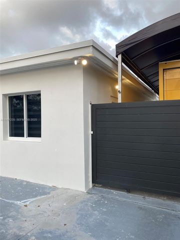 10529 NW 37th ave, Miami, FL 33147