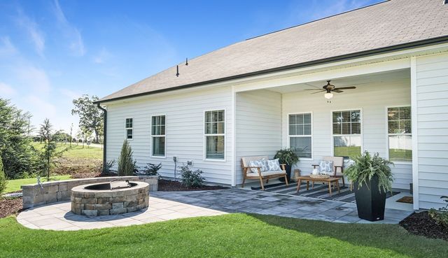 541 Nightengale Ridge Dr, Columbia, TN 38401
