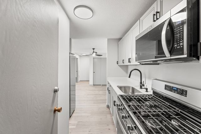 345 Pawtucket Blvd 14, Lowell, MA 01854