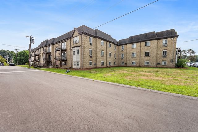 345 Pawtucket Blvd 14, Lowell, MA 01854