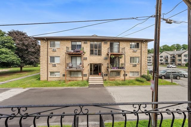 345 Pawtucket Blvd 14, Lowell, MA 01854