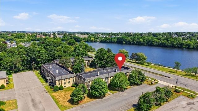 345 Pawtucket Blvd 14, Lowell, MA 01854