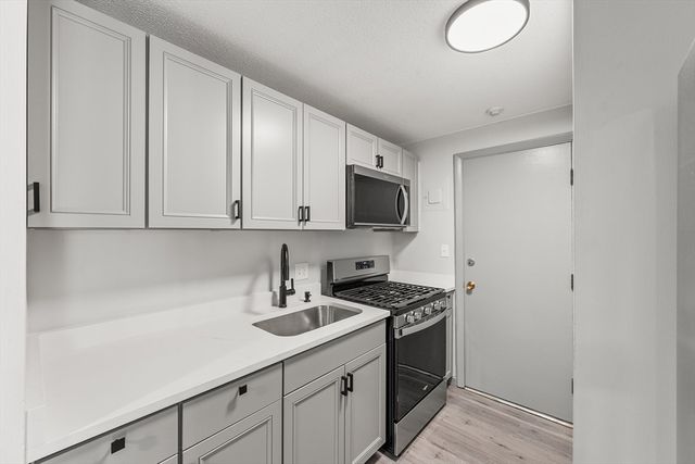 345 Pawtucket Blvd 14, Lowell, MA 01854