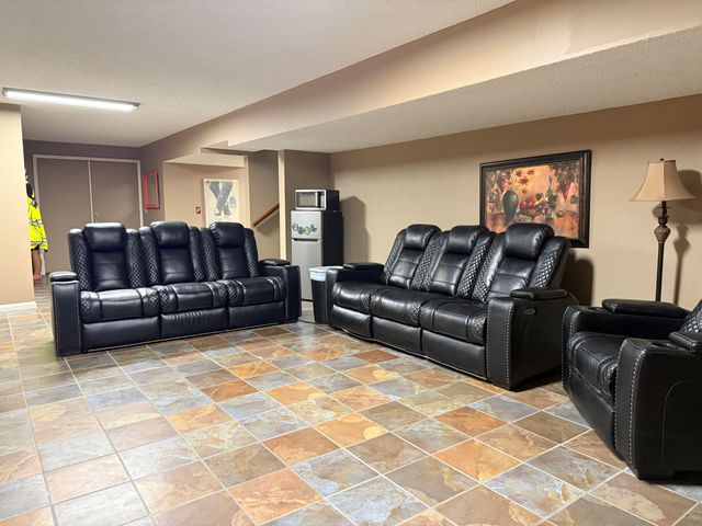 300 S Cedarbrook Drive, Monett, MO 65708