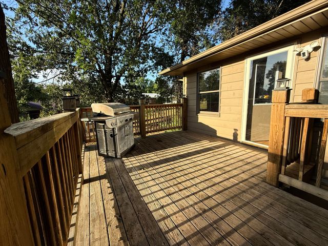 300 S Cedarbrook Drive, Monett, MO 65708