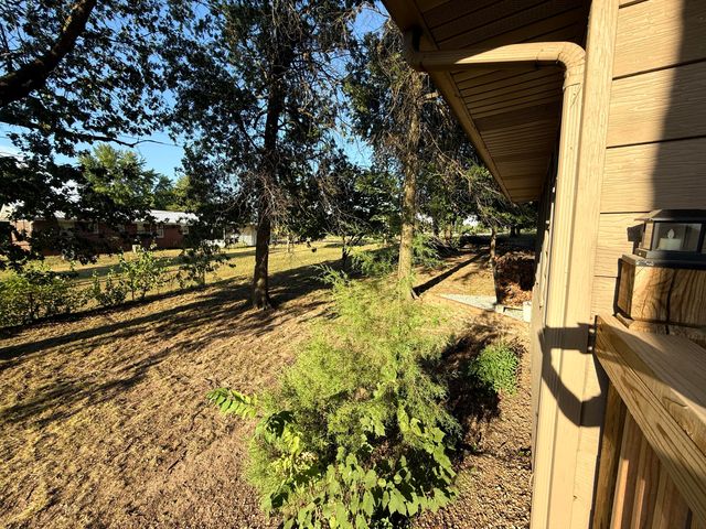 300 S Cedarbrook Drive, Monett, MO 65708