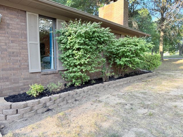 300 S Cedarbrook Drive, Monett, MO 65708