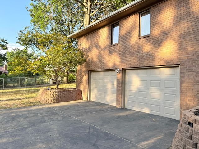 300 S Cedarbrook Drive, Monett, MO 65708
