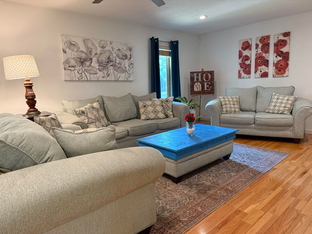 300 S Cedarbrook Drive, Monett, MO 65708