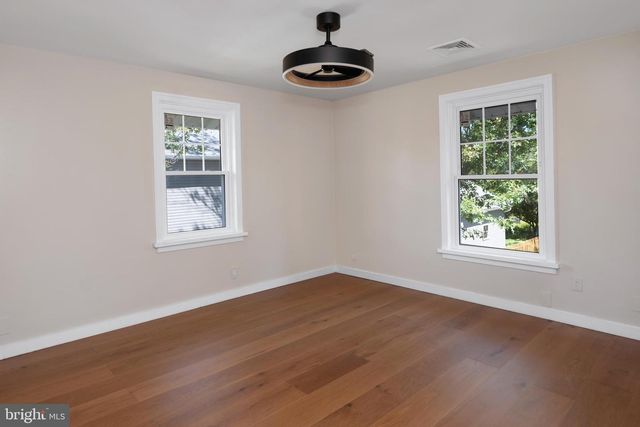 131 W FRANKLIN AVE, Pennington, NJ 08534