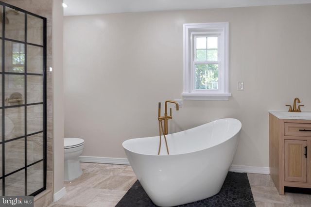 131 W FRANKLIN AVE, Pennington, NJ 08534
