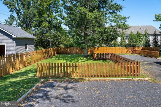 131 W FRANKLIN AVE, Pennington, NJ 08534