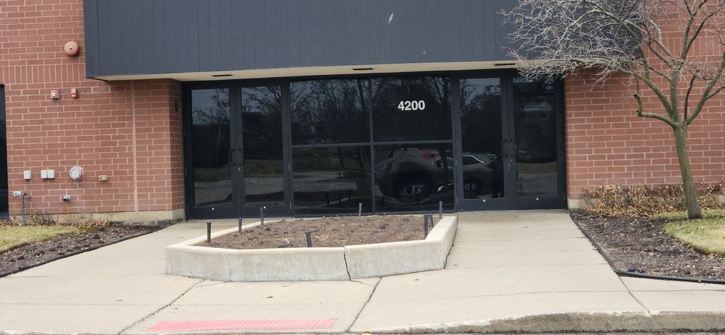 4200 Cantera Drive 117, Warrenville, IL 60555