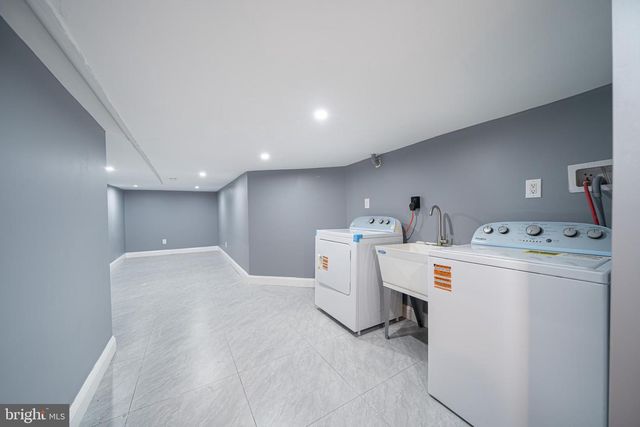 1221 S 24TH ST, Philadelphia, PA 19146