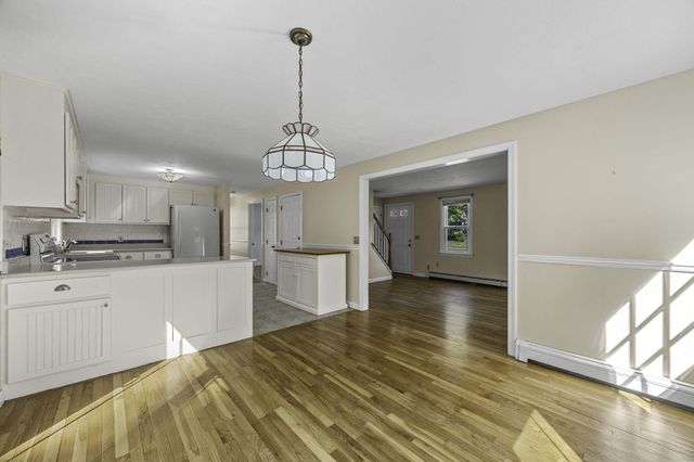 14 Jeannes Way, Forestdale, MA 02644