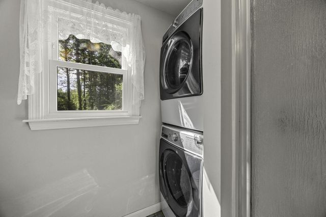 14 Jeannes Way, Forestdale, MA 02644
