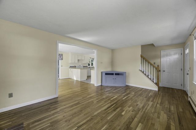 14 Jeannes Way, Forestdale, MA 02644