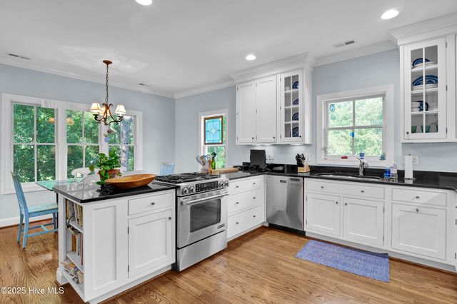 6428 Shinn Creek Lane, Wilmington, NC 28409