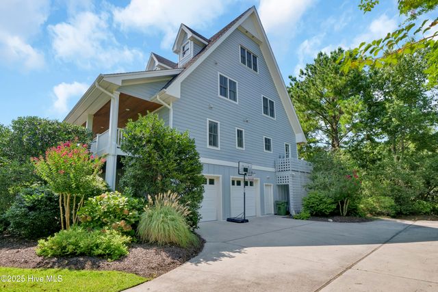 6428 Shinn Creek Lane, Wilmington, NC 28409