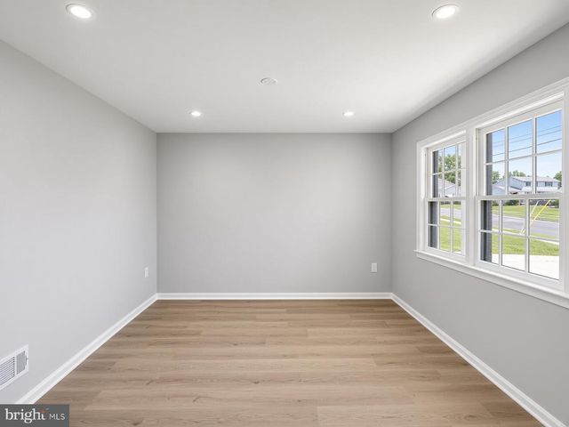 4904 SHOPTON DR, Temple Hills, MD 20748