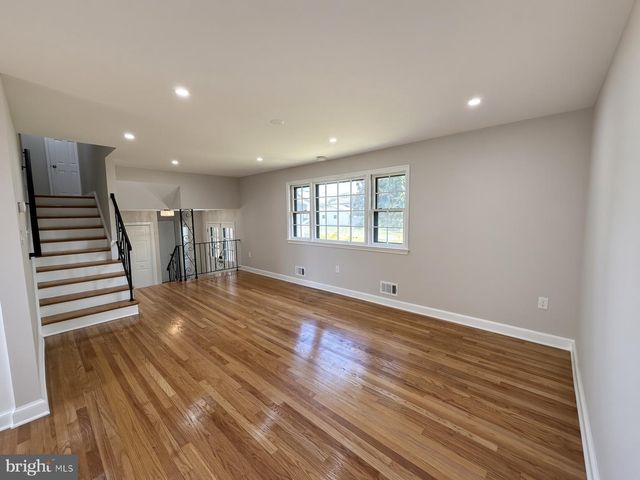 4904 SHOPTON DR, Temple Hills, MD 20748