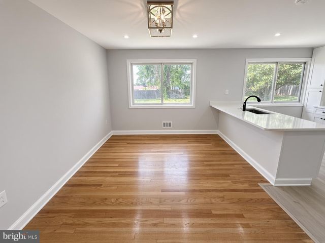 4904 SHOPTON DR, Temple Hills, MD 20748
