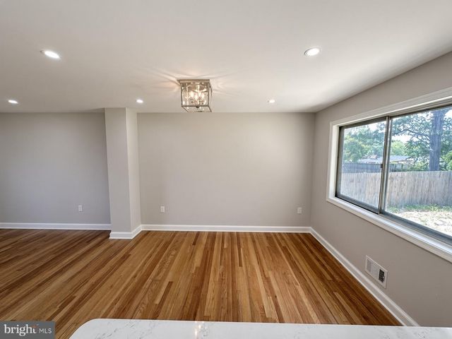 4904 SHOPTON DR, Temple Hills, MD 20748
