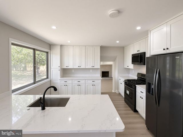 4904 SHOPTON DR, Temple Hills, MD 20748