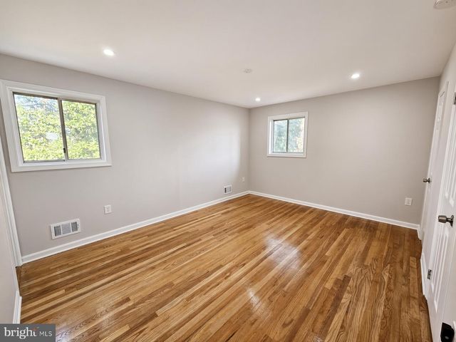 4904 SHOPTON DR, Temple Hills, MD 20748