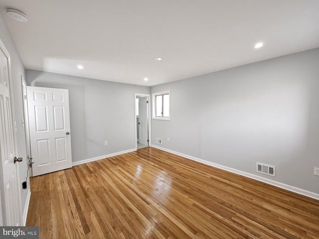 4904 SHOPTON DR, Temple Hills, MD 20748