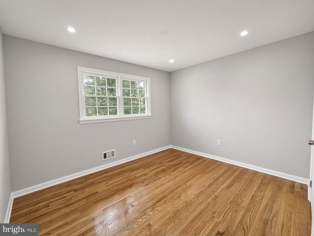 4904 SHOPTON DR, Temple Hills, MD 20748