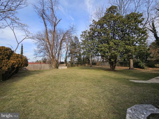 4904 SHOPTON DR, Temple Hills, MD 20748